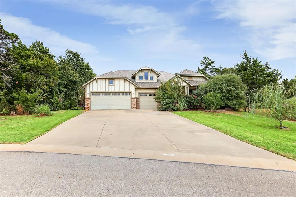 Front exterior — 8960 Overlook Drive, Guthrie, OK 73044