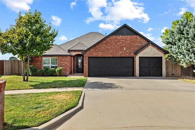 Front exterior — 2425 Pumpkin Lane, Weatherford, OK 73096