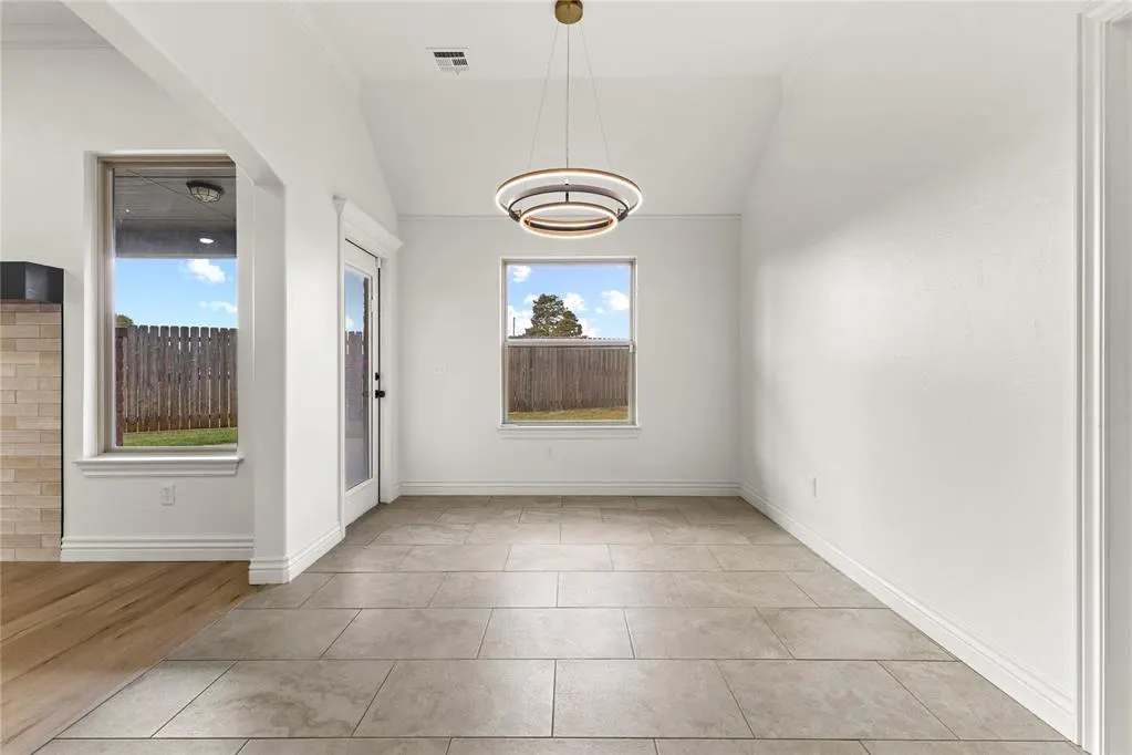 Photo 9 — 2425 Pumpkin Lane, Weatherford, OK 73096