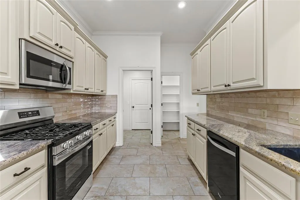 Photo 12 — 2425 Pumpkin Lane, Weatherford, OK 73096