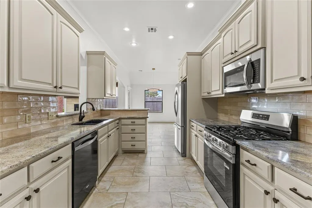 Photo 14 — 2425 Pumpkin Lane, Weatherford, OK 73096