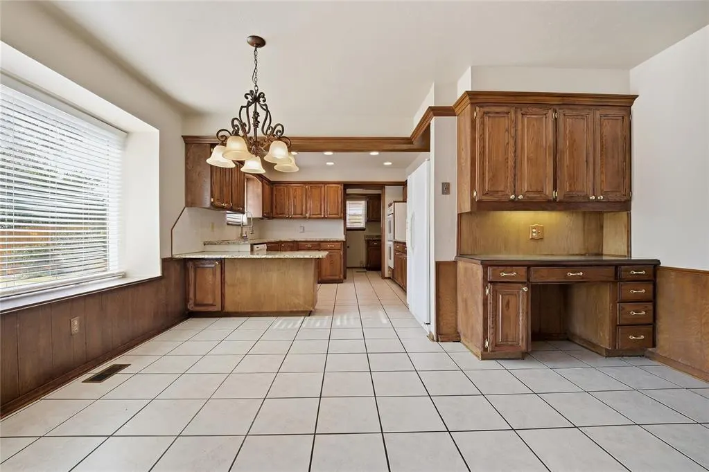 Photo 10 — 3401 S Choctaw Drive, Edmond, OK 73013