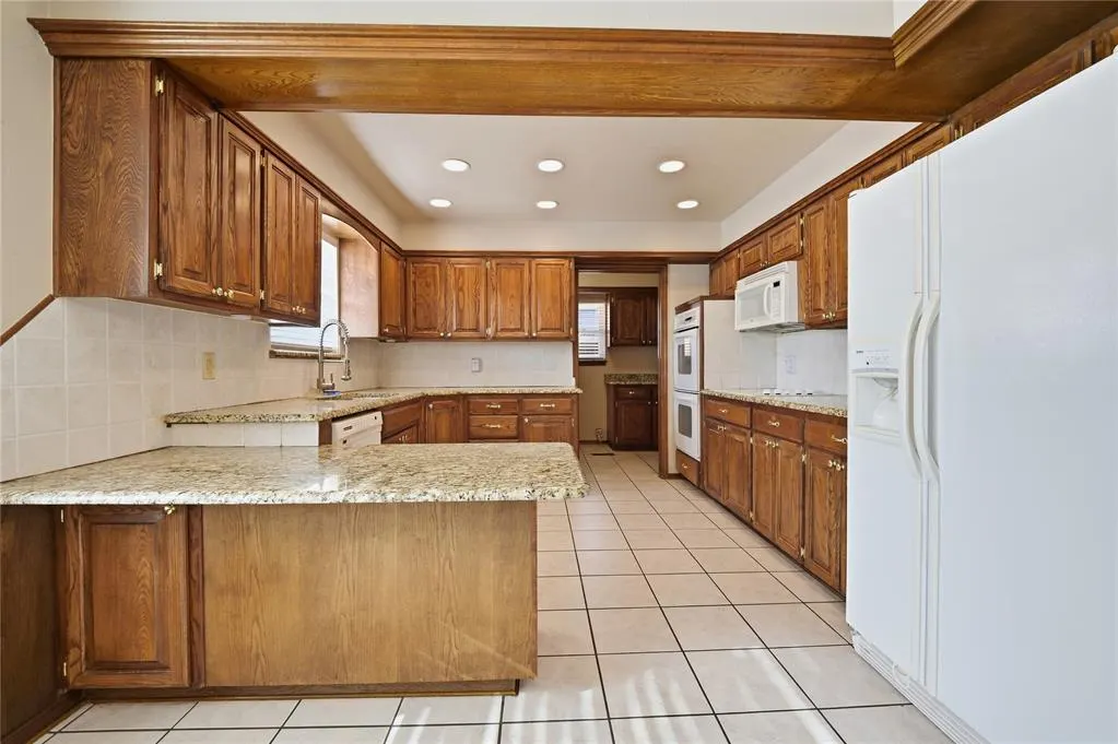 Photo 12 — 3401 S Choctaw Drive, Edmond, OK 73013