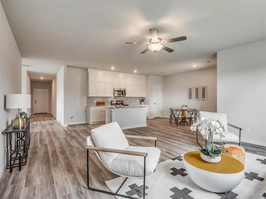 Photo 4 — 745 Cumberland Drive, Guthrie, OK 73044