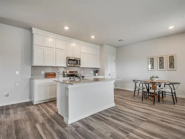 Photo 5 — 745 Cumberland Drive, Guthrie, OK 73044