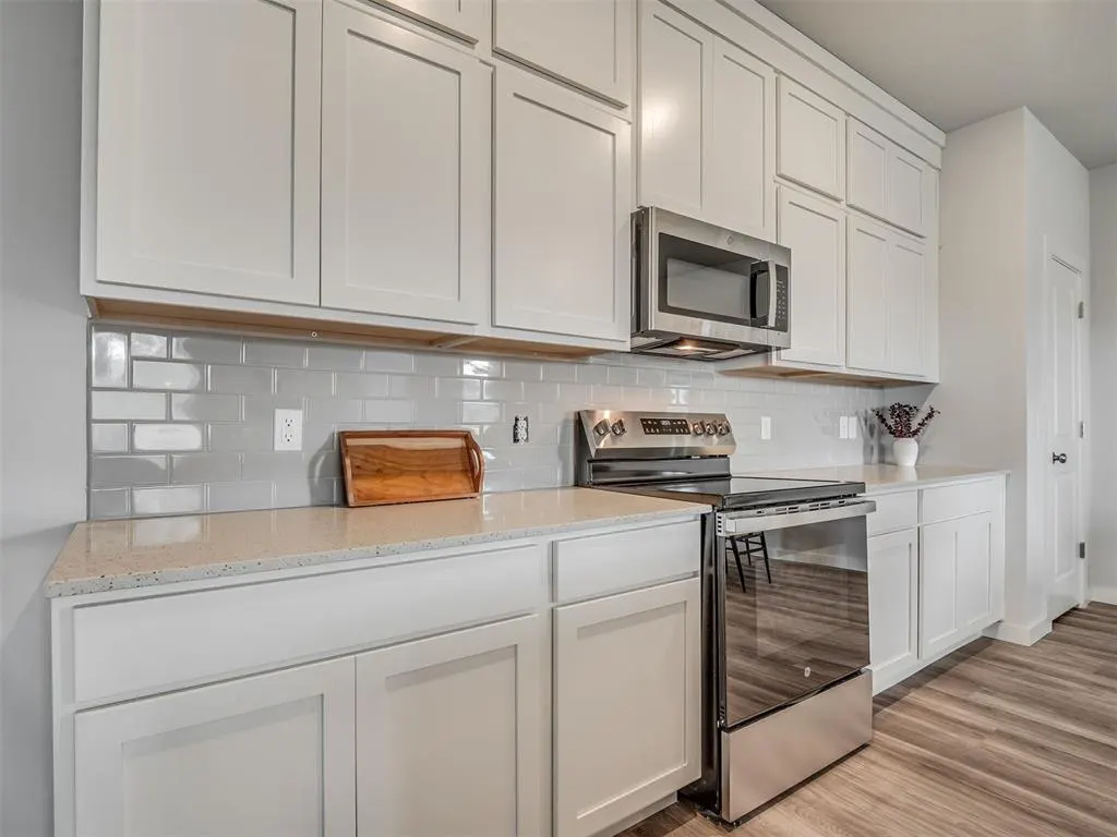 Photo 8 — 745 Cumberland Drive, Guthrie, OK 73044