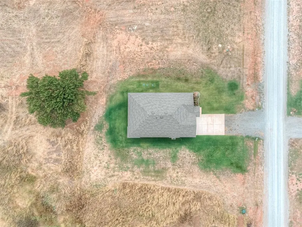 Photo 32 — 745 Cumberland Drive, Guthrie, OK 73044