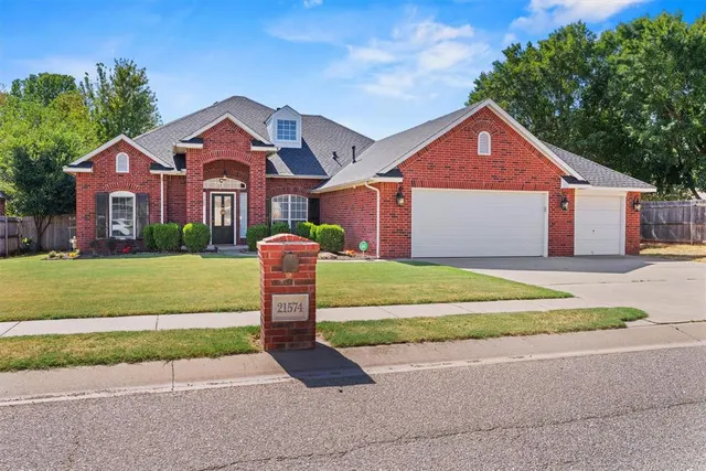 Photo 3 — 21574 Lake Shadows Drive, Edmond, OK 73012