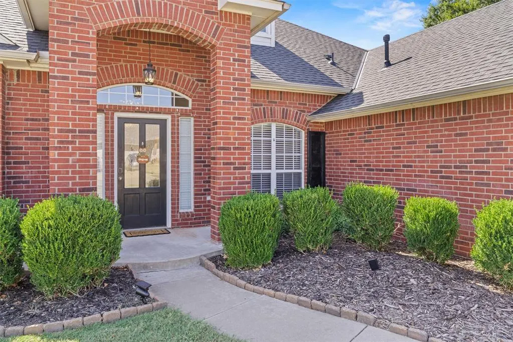 Photo 4 — 21574 Lake Shadows Drive, Edmond, OK 73012