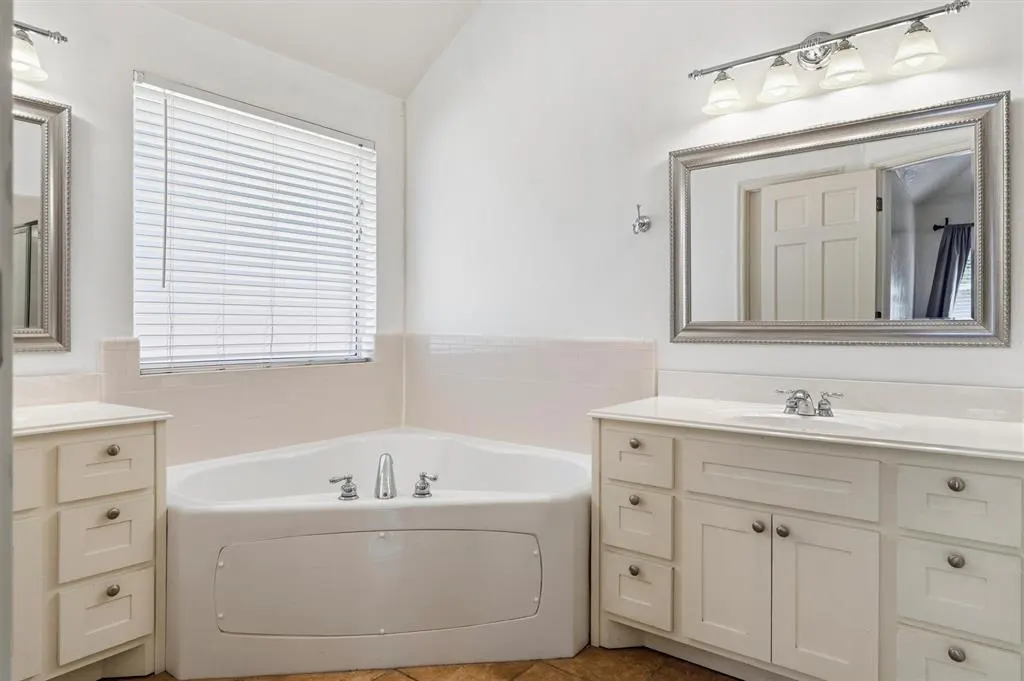 Photo 19 — 21574 Lake Shadows Drive, Edmond, OK 73012