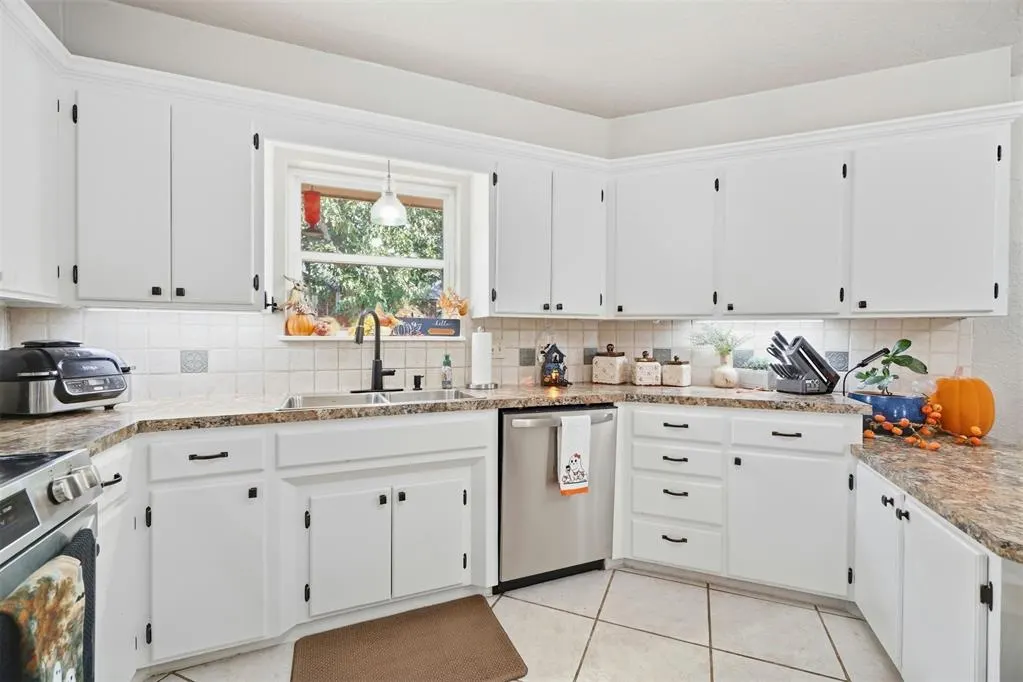 Photo 17 — 2720 N Robin Street, Altus, OK 73521