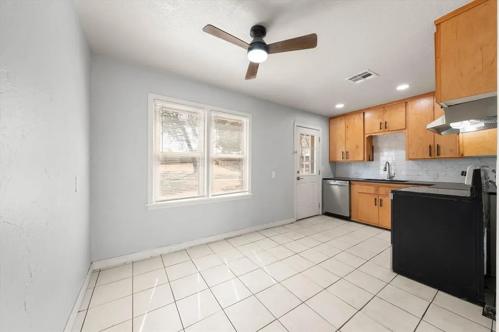 Photo 19 — 5802 NW 24th Street, Oklahoma City, OK 73127