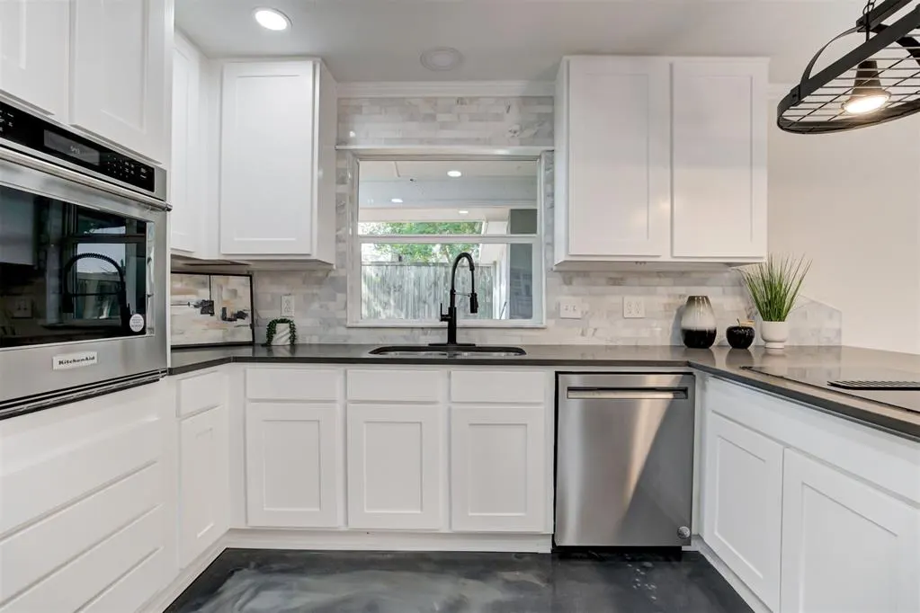 Photo 12 — 3108 Raintree Road, Oklahoma City, OK 73120