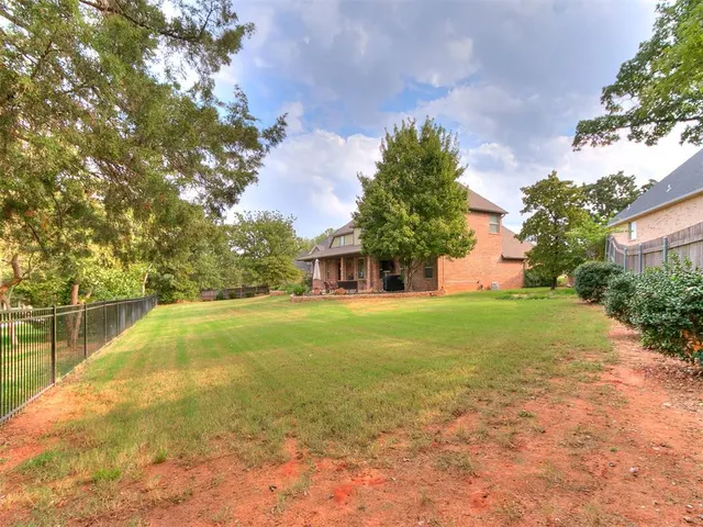 Photo 8 — 1516 Briar Forest Circle, Edmond, OK 73025