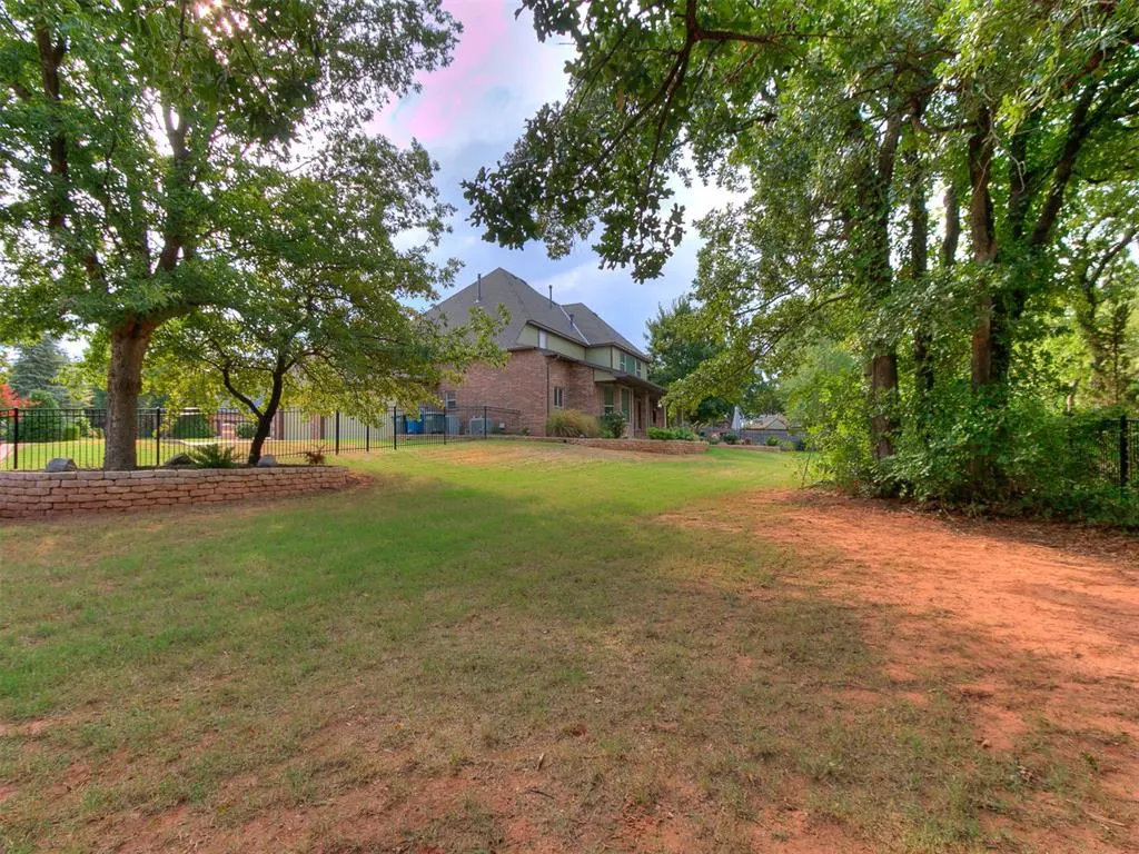 Photo 9 — 1516 Briar Forest Circle, Edmond, OK 73025
