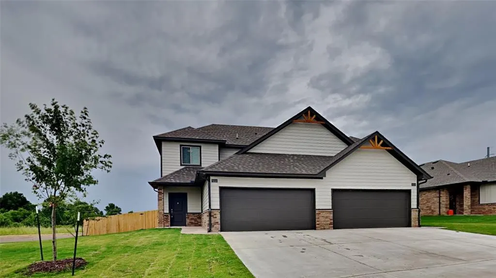Photo 2 — 12501 Florence Lane, Yukon, OK 73099