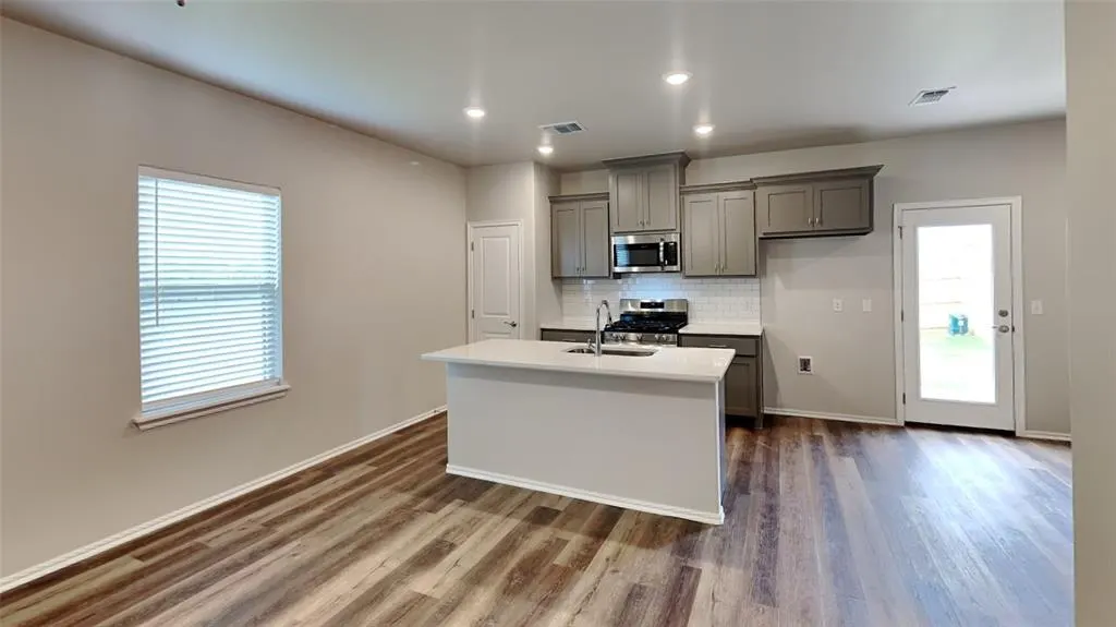 Photo 7 — 12501 Florence Lane, Yukon, OK 73099