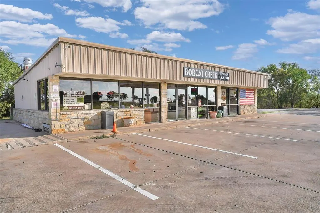 Photo 2 — 2003 NE Highway 66, Sayre, OK 73662
