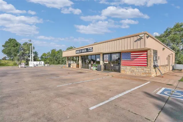 Photo 3 — 2003 NE Highway 66, Sayre, OK 73662
