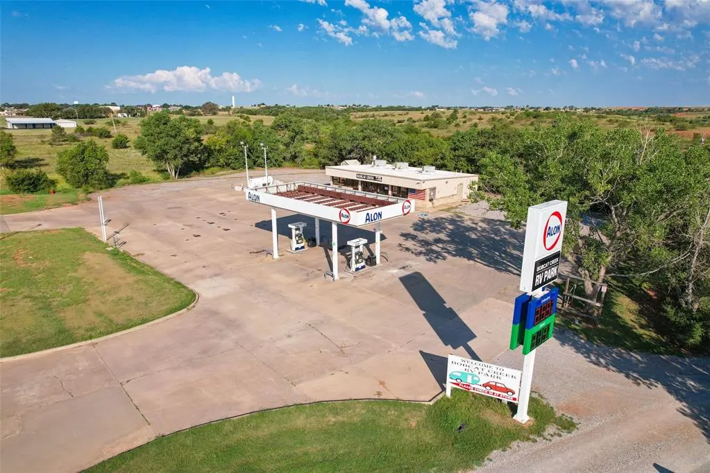 Photo 8 — 2003 NE Highway 66, Sayre, OK 73662