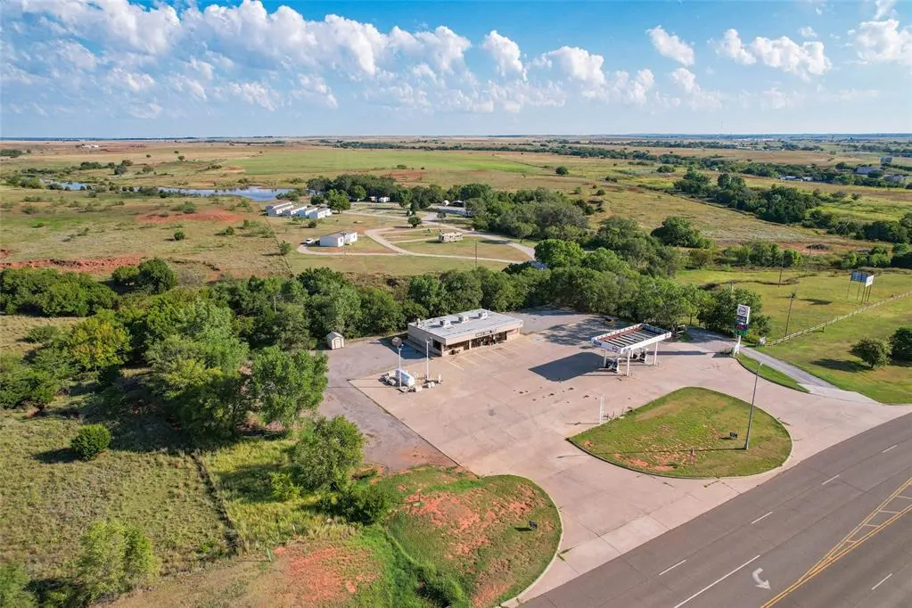 Photo 11 — 2003 NE Highway 66, Sayre, OK 73662