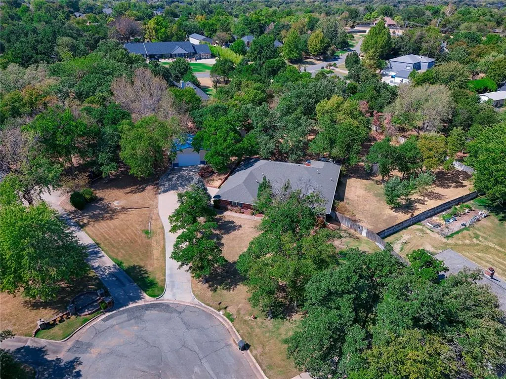 Front exterior — 3401 Carriage Way, Edmond, OK 73013