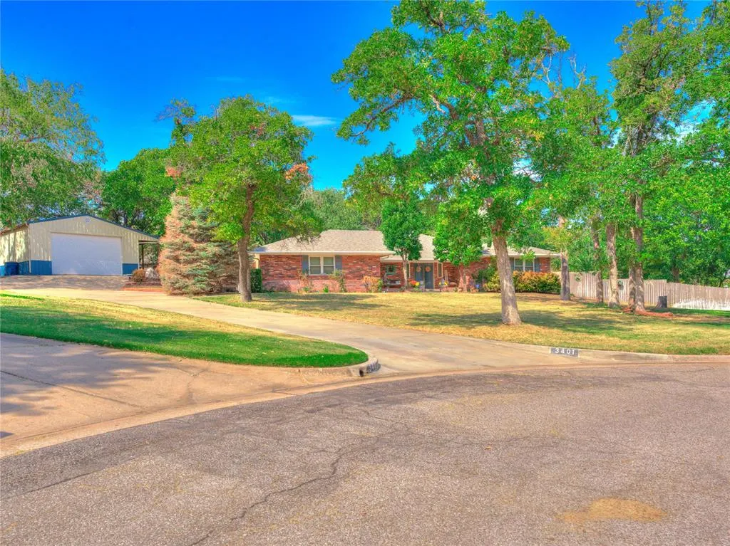Photo 2 — 3401 Carriage Way, Edmond, OK 73013