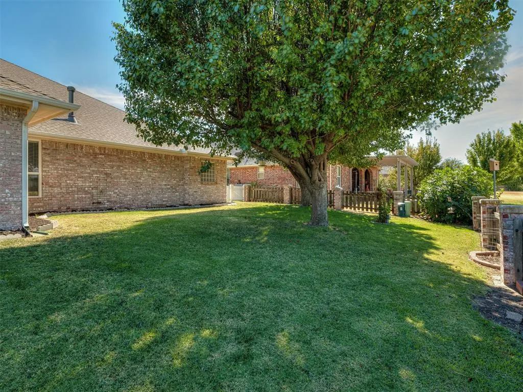 Photo 3 — 11625 Hackney Lane, Yukon, OK 73099
