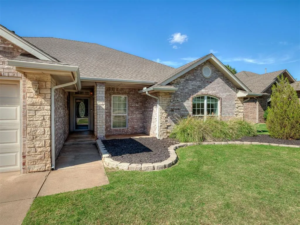 Photo 4 — 11625 Hackney Lane, Yukon, OK 73099