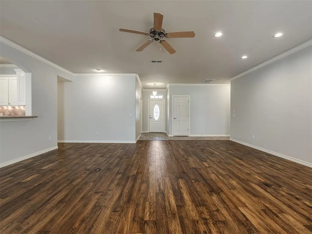 Photo 9 — 11625 Hackney Lane, Yukon, OK 73099