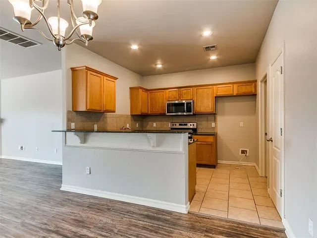 Photo 6 — 2120 NW 157th Street, Edmond, OK 73013