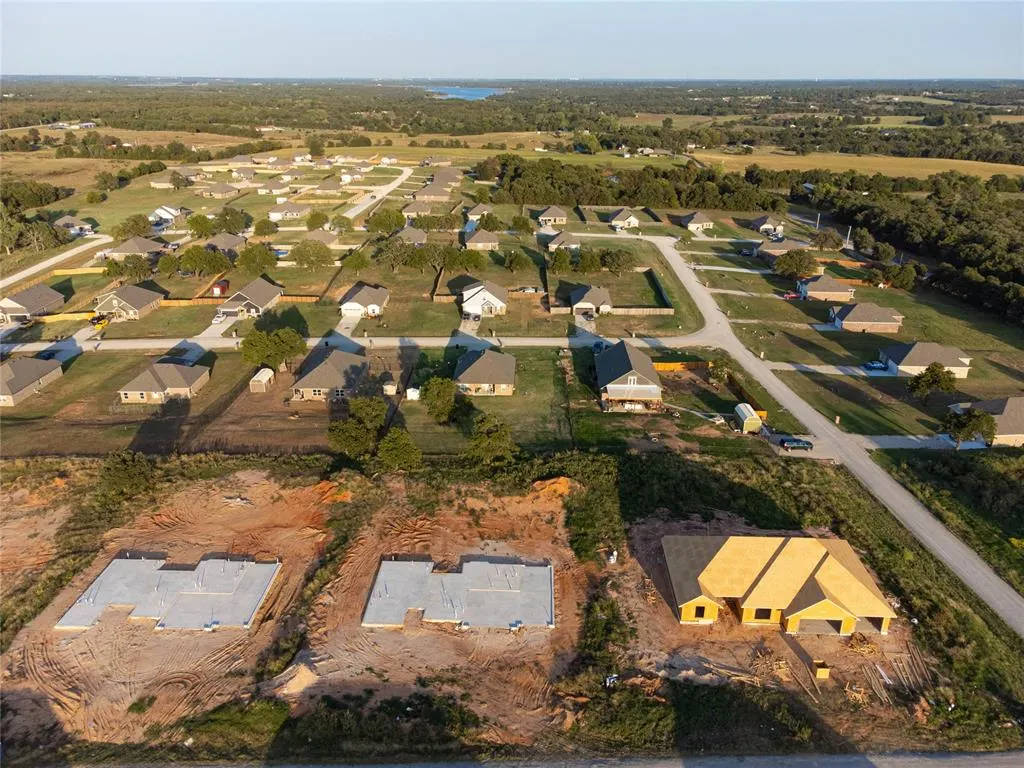 Photo 9 — 29189 Apache Drive, McLoud, OK 74851