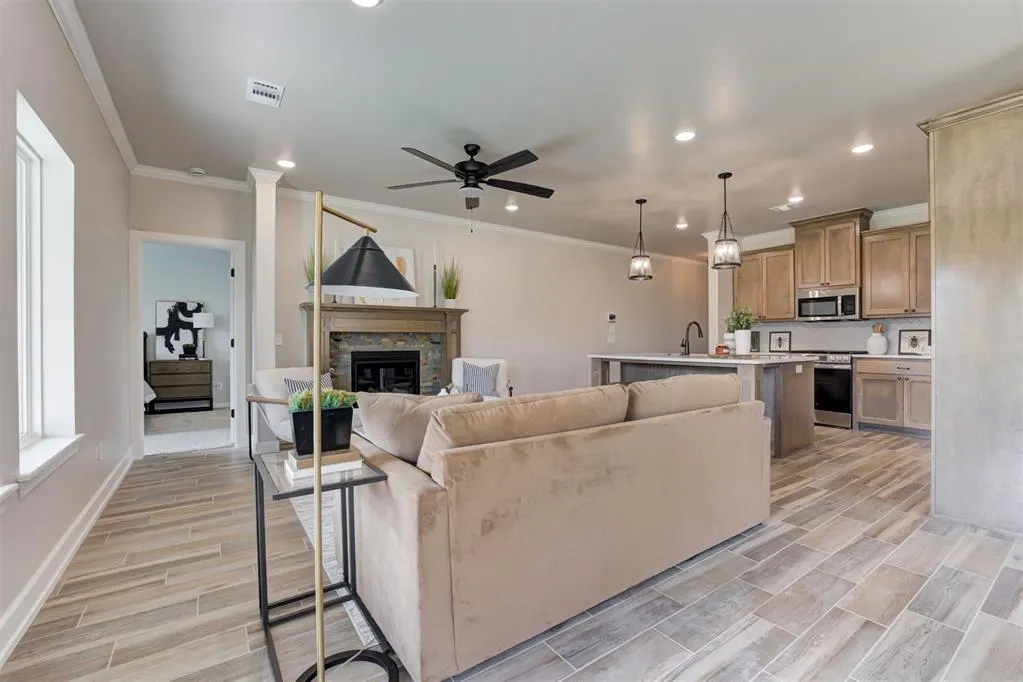 Photo 6 — 4933 Desert Willow Lane, Edmond, OK 73034