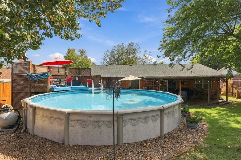 Photo 2 — 11613 Lochwood Drive, Yukon, OK 73099