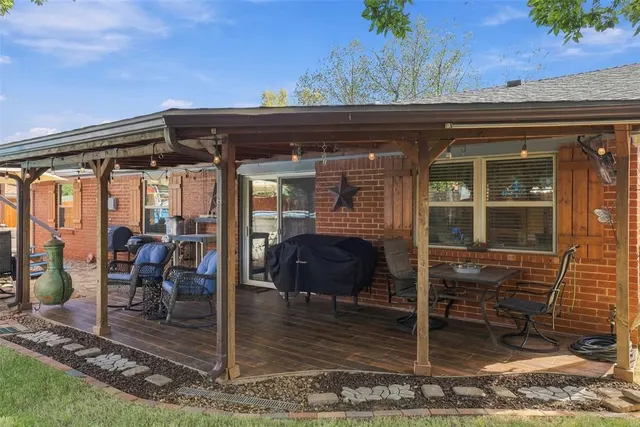 Photo 3 — 11613 Lochwood Drive, Yukon, OK 73099