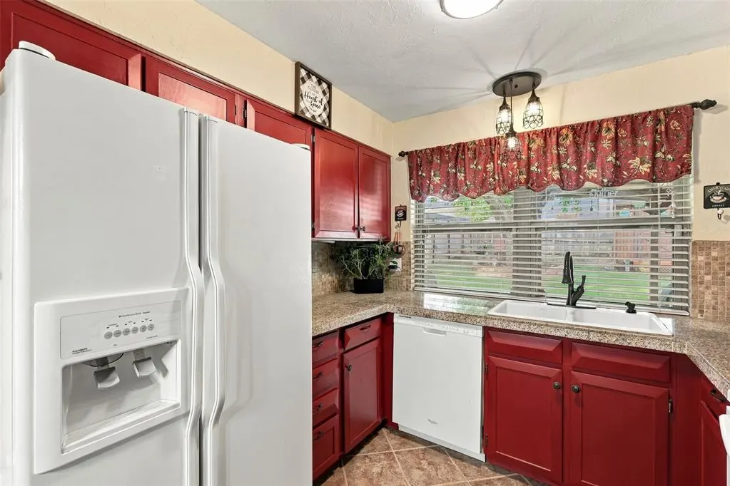 Photo 10 — 11613 Lochwood Drive, Yukon, OK 73099