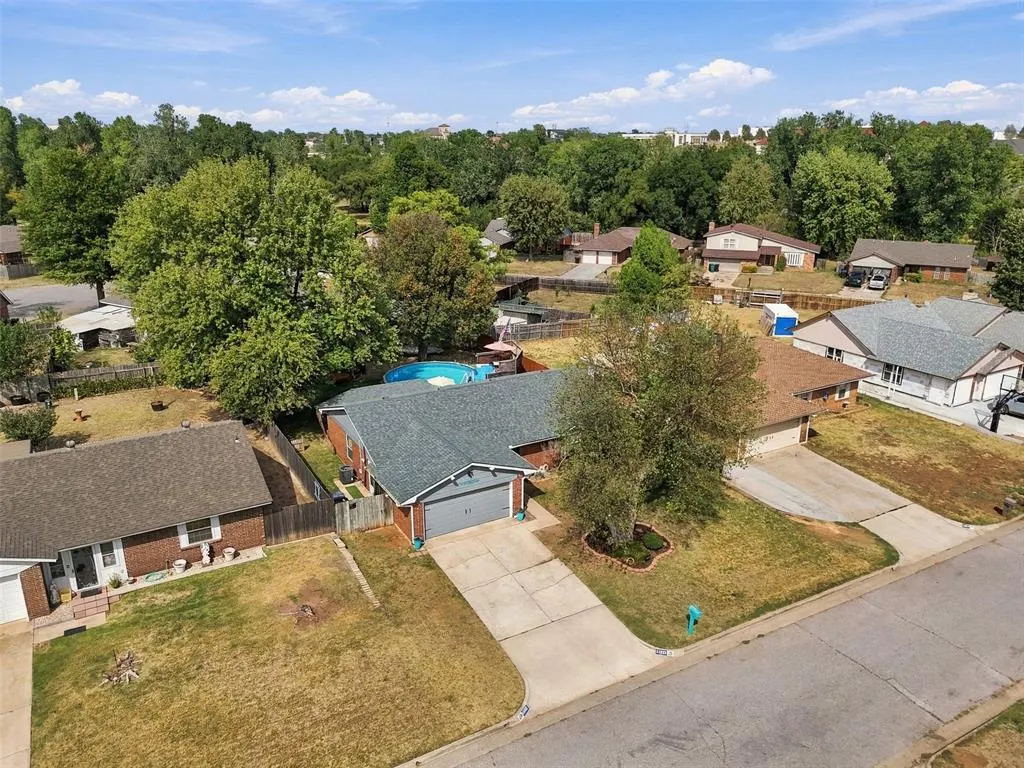 Photo 32 — 11613 Lochwood Drive, Yukon, OK 73099