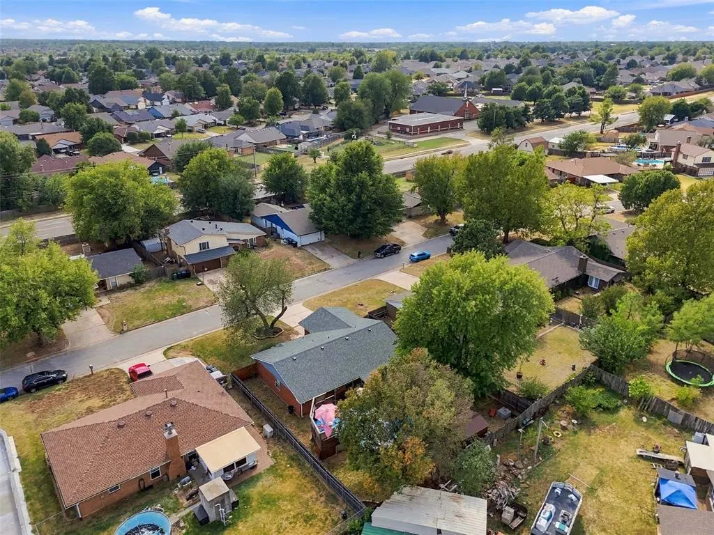 Photo 34 — 11613 Lochwood Drive, Yukon, OK 73099