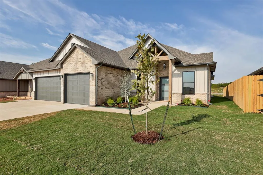 Photo 4 — 1813 Aminas Way, Yukon, OK 73099