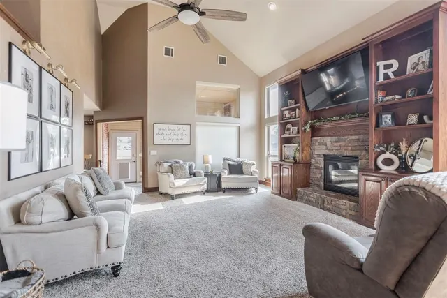 Photo 3 — 531 W Alamo Court Way, Mustang, OK 73064