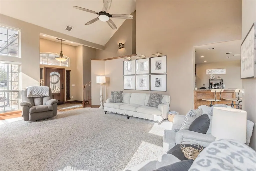 Photo 4 — 531 W Alamo Court Way, Mustang, OK 73064