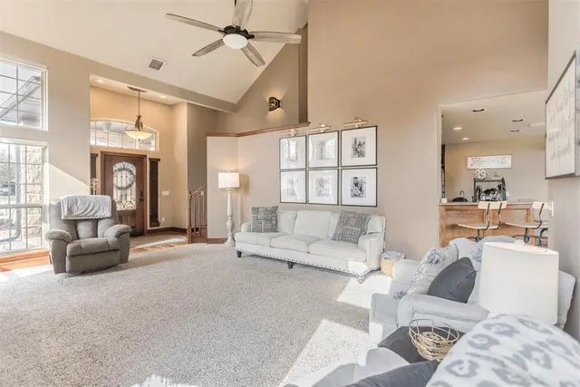 Photo 4 — 531 W Alamo Court Way, Mustang, OK 73064