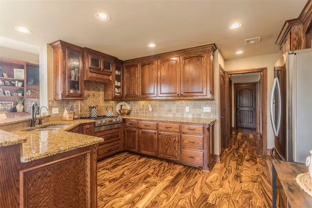 Photo 7 — 531 W Alamo Court Way, Mustang, OK 73064