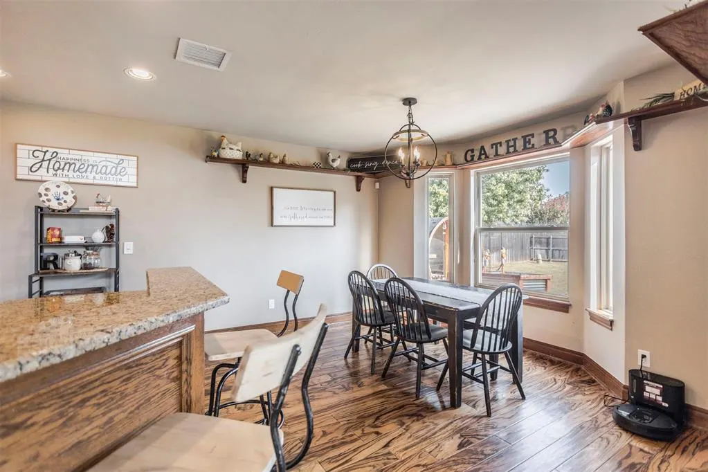 Photo 12 — 531 W Alamo Court Way, Mustang, OK 73064