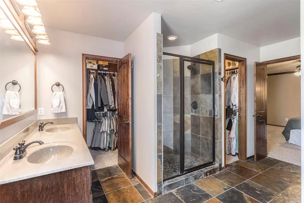 Photo 17 — 531 W Alamo Court Way, Mustang, OK 73064