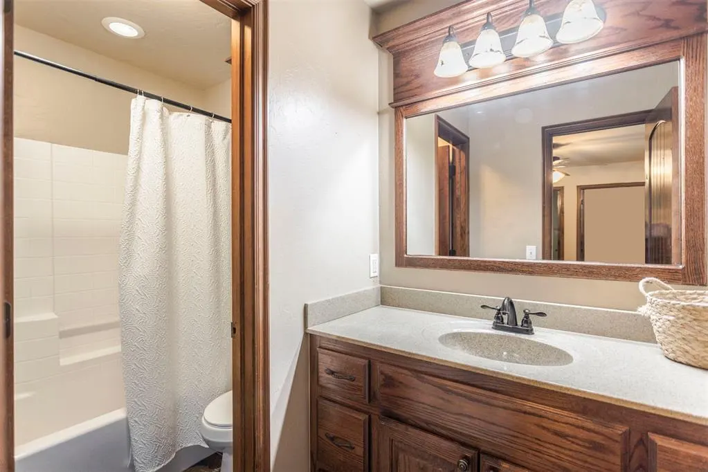 Photo 28 — 531 W Alamo Court Way, Mustang, OK 73064