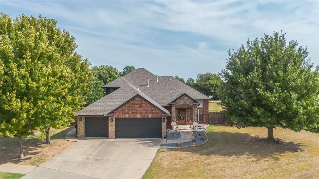 Photo 37 — 531 W Alamo Court Way, Mustang, OK 73064