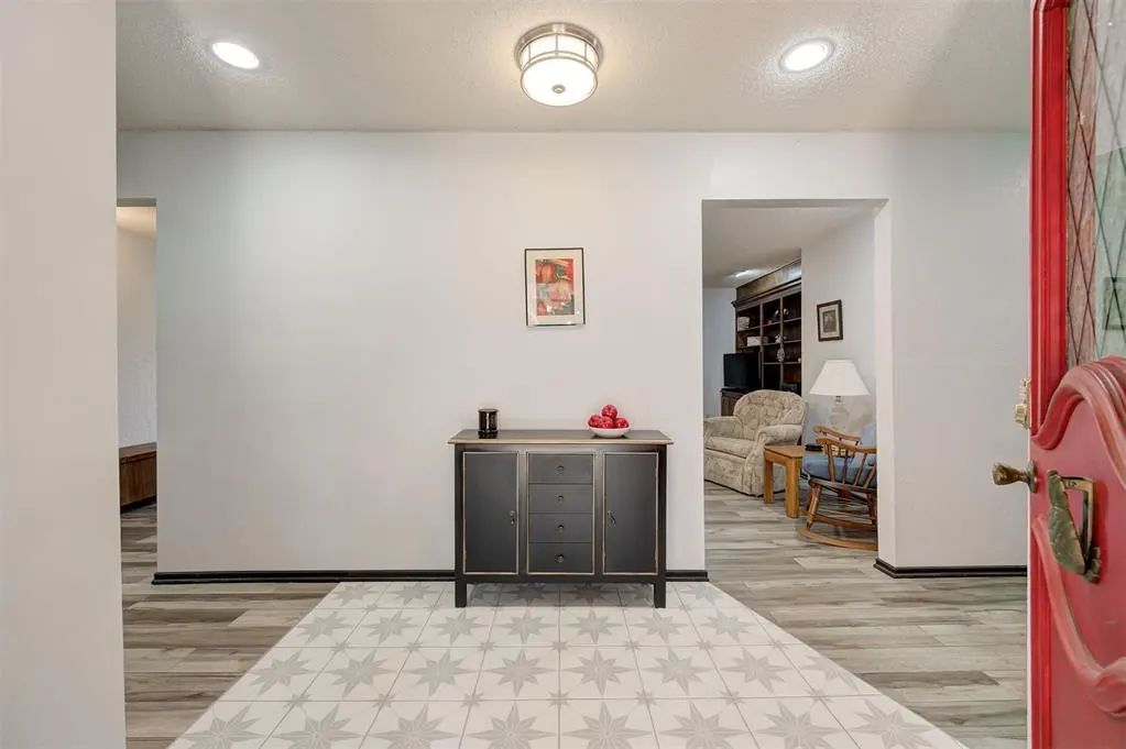 Photo 9 — 8201 Willow Creek Boulevard, Oklahoma City, OK 73162