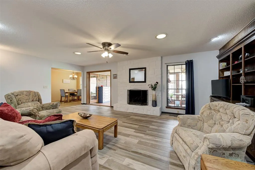 Photo 10 — 8201 Willow Creek Boulevard, Oklahoma City, OK 73162