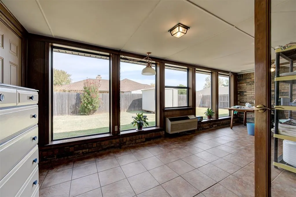 Photo 13 — 8201 Willow Creek Boulevard, Oklahoma City, OK 73162